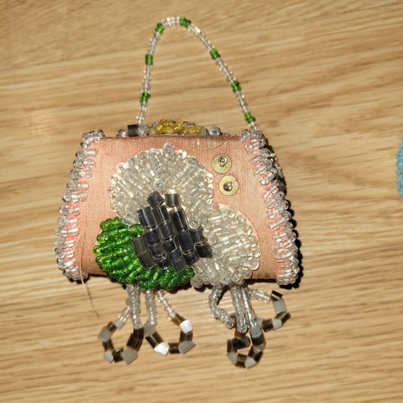 Antique Native American Mini Purses - Picture 5 of 9